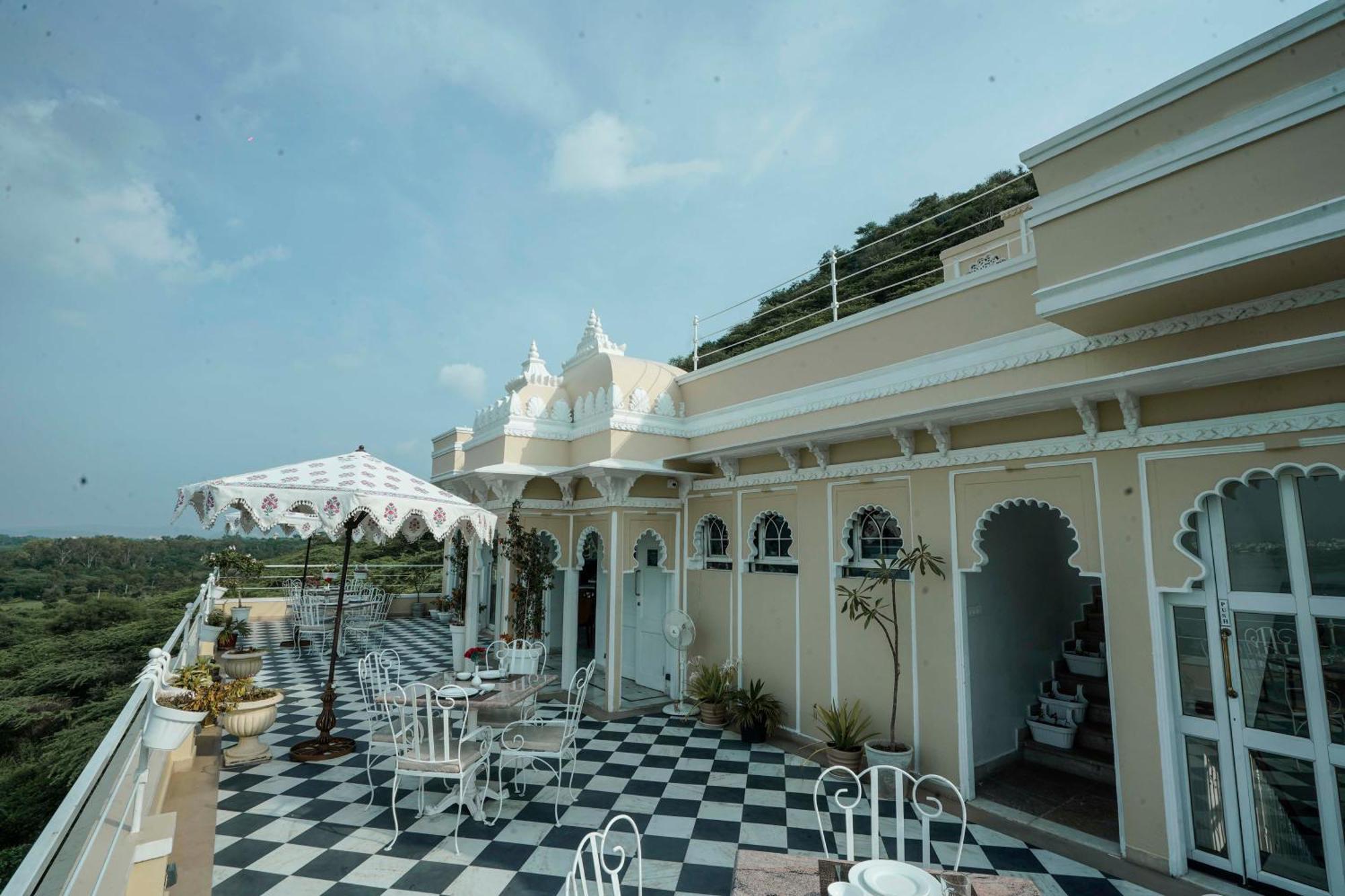 Burj Baneria Hotel Udaipur Exterior photo